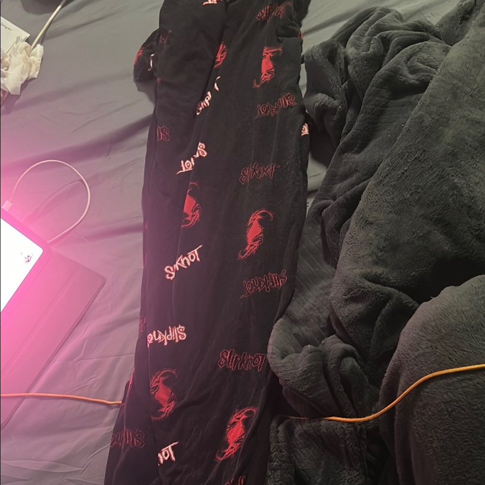 Hot Topic Black and Red Slipknot Lounge Pants